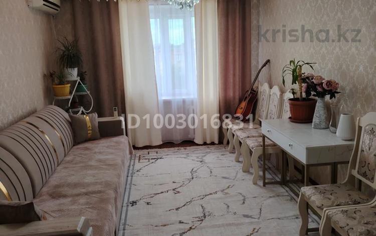 3-комнатная квартира · 64 м² · 3/5 этаж, Абая 93 за 19 млн 〒 в Жезказгане — фото 2