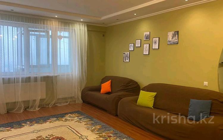 3-комнатная квартира, 120 м², 17/21 этаж помесячно, Толе би 286/8 — Варламова