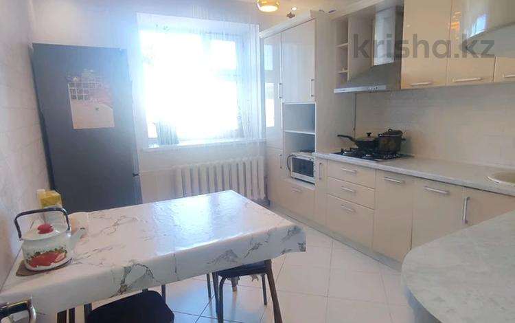 2-комнатная квартира · 61.2 м² · 5/5 этаж, 5 мкр 7 — НИШ школа за 22 млн ₸ в Уральске — фото 8