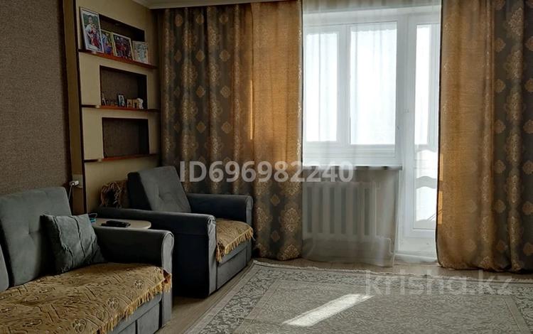 2-комнатная квартира · 53 м² · 10/10 этаж, мкр Юго-Восток, Мкр Юго-Восток, мкр Гульдер 1 3 за 25 млн ₸ в Караганде, Казыбек би р-н — фото 2