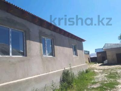 Отдельный дом · 6 комнат · 180 м² · 15 сот., 2 Абая 11а — Абая за 18.5 млн 〒 в Таразе
