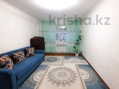1-комнатная квартира, 37 м², 1/4 этаж, мкр Салтанат 29 — 4 мкр за 8 млн 〒 в Таразе
