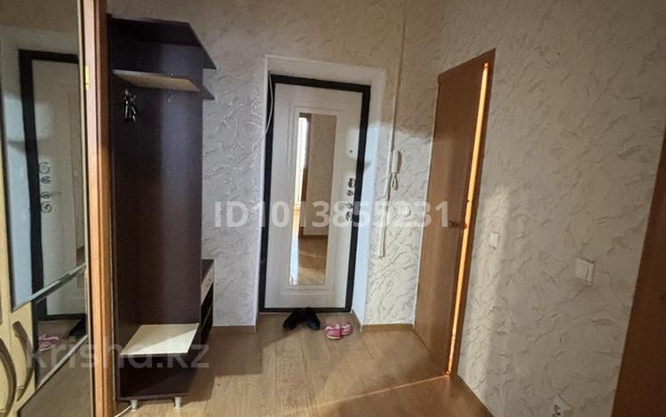 1-комнатная квартира · 48 м² · 2/5 этаж, мкр Астана 15 за 140 000 ₸ в Уральске — фото 2