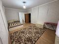 1-комнатная квартира · 48 м² · 2/5 этаж, мкр Астана 15 за 140 000 ₸ в Уральске — фото 2