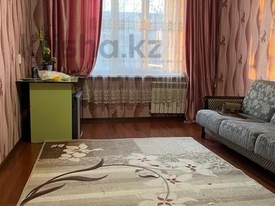 2-бөлмелі пәтер · 52 м² · 2/5 қабат, 18-й микрорайон, 18-й микрорайон 60 — Еримбетова, бағасы: 150 000 〒 в Шымкенте, Аль-Фарабийский р-н
