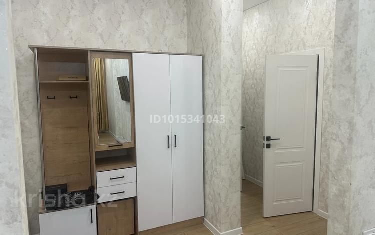 2-комнатная квартира · 65 м² · 3/9 этаж, Жумекен Нажимеденов 54/1 за 320 000 ₸ в Астане, Сарайшык р-н — фото 2