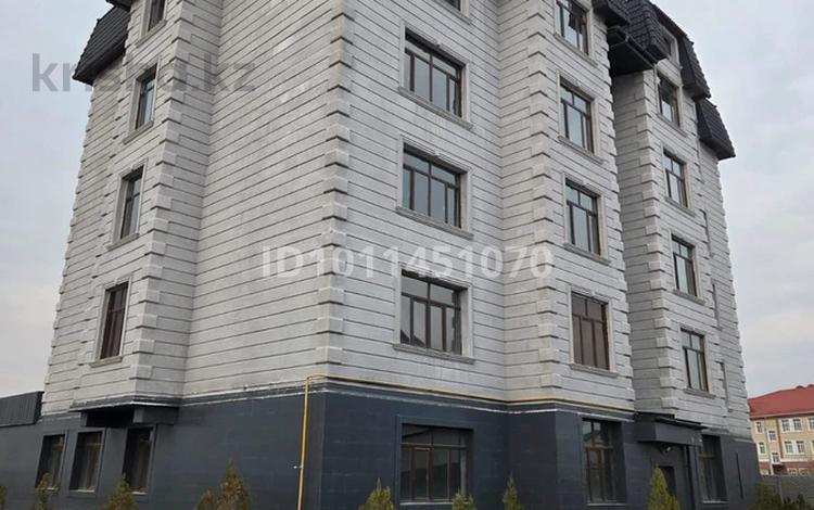 3-бөлмелі пәтер · 106 м² · 4/6 қабат, мкр Байтерек 6б, бағасы: 34 млн 〒 в Таразе — фото 2