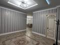 4-бөлмелі пәтер · 207 м² · 3/6 қабат, Гани Иляева 4в 4в — Пересечение улиц Мира и Иляева,сзади городской прокоротуры, за гостиницей Южный, возле магазина «Дефиле», бағасы: 450 000 〒 в Шымкенте, Туран р-н — фото 2