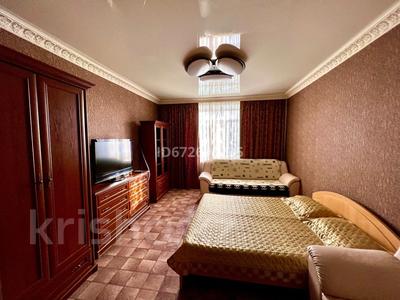 1-комнатная квартира, 37 м², 3 этаж посуточно, Назарбаева 24 — Аханова за 9 000 〒 в Караганде, Казыбек би р-н
