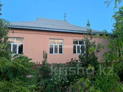 Отдельный дом · 6 комнат · 100 м² · 10 сот., Қасым хан 24 — Үйдің жанында мектеп бальница бәрі бар балабақша за 22 млн 〒 в Туркестане
