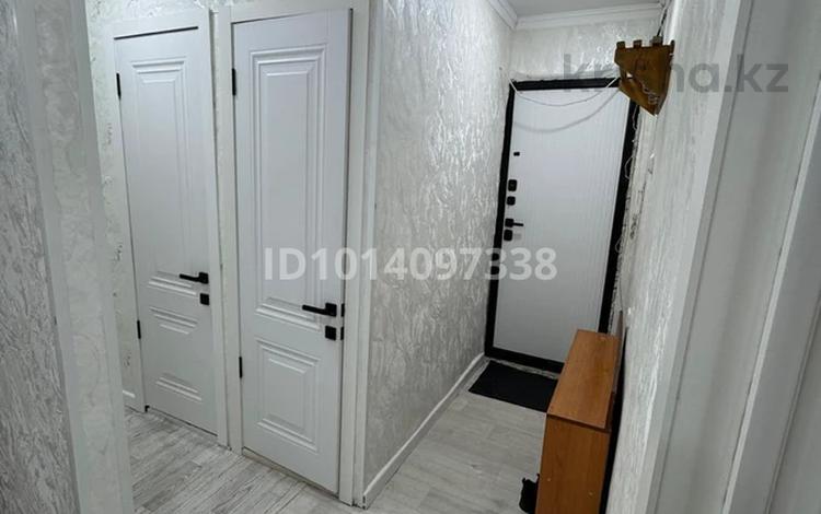 2-бөлмелі пәтер · 60 м² · 4/5 қабат, проспект сатпаева 118 — Возле магазин мечта, бағасы: 15 000 ₸ в Сатпаев — фото 3