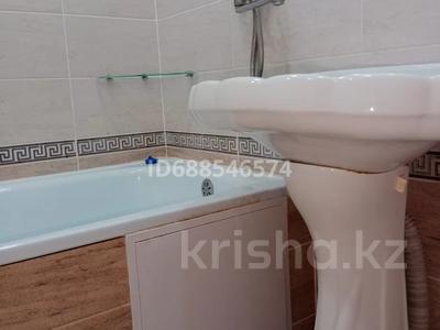 2-комнатная квартира · 53 м² · 2/9 этаж, мкр 11 21 — 9 школа, магазин Анвар за 150 000 〒 в Актобе