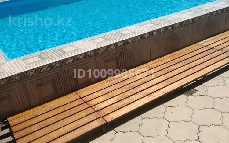 Отдельный дом · 7 комнат · 300 м², Комратова 92 — Марварид за 400 000 〒 в Таразе — фото 2