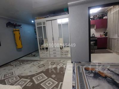 1-бөлмелі пәтер · 32 м² · 3/5 қабат, 1 мкр 8 дом, бағасы: 5.2 млн 〒 в Лисаковске