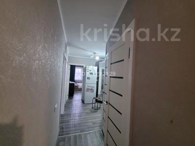 3-комнатная квартира · 62 м² · 1/5 этаж, Майкудук, Майкудук, 16й микрорайон — Рядом супер маркет-Реал, парк, магазины есть, парехмахерская за 17 млн ₸ в Караганде, Алихана Бокейханова р-н