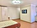 1-комнатная квартира, 40 м², 3/5 этаж посуточно, Абдирова за 10 000 〒 в Караганде — фото 2