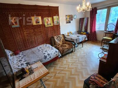 1-комнатная квартира, 34 м², 2/5 этаж, Таира Жарокова за 22 млн 〒 в Алматы, Алмалинский р-н