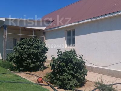 Продажа домов и дачи в Атырауской обл.: Отдельный дом · 2 комнаты · 85 м² · 14 сот., мкр Ракуша, Ажигали Жаксыбаева за 20 млн 〒 Отдельный дом · 2 комнаты · 85 м² · 14 сот., мкр Ракуша, Ажигали Жаксыбаева за 20 млн 〒 в Атырау