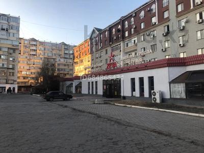 1-комнатная квартира, 34 м², 2/6 этаж помесячно, мкр Центральный, Канцева 3а — Драма театр за 200 000 〒 в Атырау, мкр Центральный