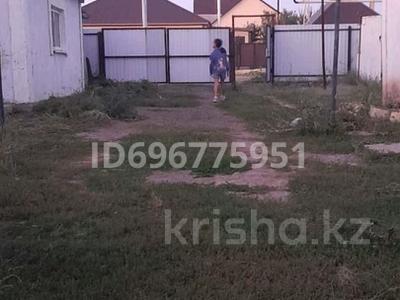 Жеке үй · 3 бөлме · 90 м² · 6 жүзд., Солтустук 19 — Возле магазина халык маркет, бағасы: 11 млн ₸ в Аксае