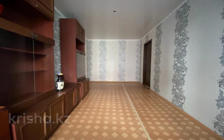3-комнатная квартира · 68 м² · 5/5 этаж, 8 микрорайон — 6 кольцо за 15 млн ₸ в Темиртау — фото 3