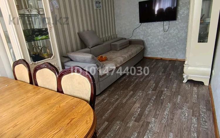 4-комнатная квартира · 74.5 м² · 4/5 этаж, мкр Юго-Восток, Мкр Юго-Восток, 27й микрорайон Карбышева — Аманат, 16 и 66 школа за 26.5 млн ₸ в Караганде, Казыбек би р-н — фото 2