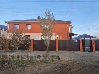 Отдельный дом · 10 комнат · 400 м² · 15 сот., мкр 12, 12б. Мкр 14 а — Рядом с рестораном Жануя за 200 млн ₸ в Актобе