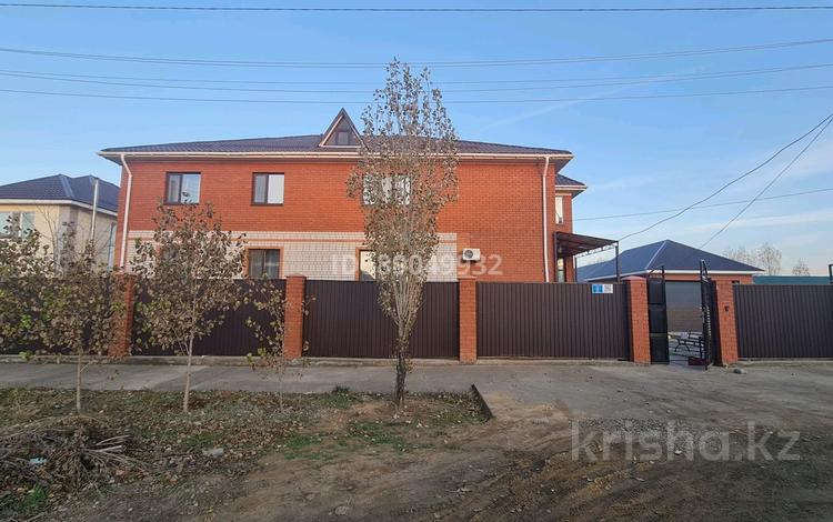 Отдельный дом · 10 комнат · 400 м² · 15 сот., мкр 12, 12б. Мкр 14 а — Рядом с рестораном Жануя за 200 млн ₸ в Актобе — фото 2