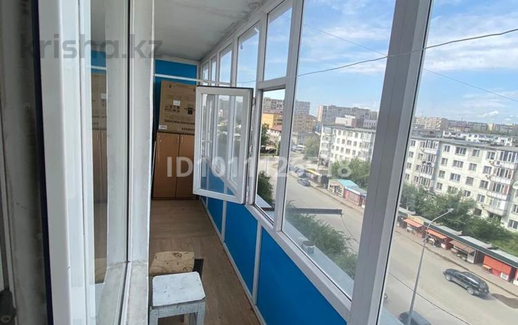 2-бөлмелі пәтер · 56.4 м² · 6/9 қабат, Мухтара Ауэзова, бағасы: 180 000 ₸ в Семее — фото 2