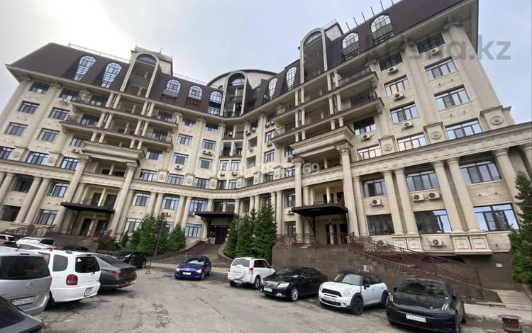3-комнатная квартира · 130 м² · 1/8 этаж, Омарова 37 за 150 млн ₸ в Алматы, Медеуский р-н — фото 2