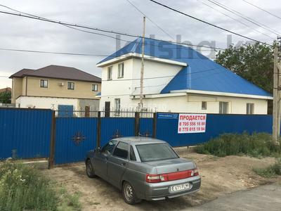 Отдельный дом · 4 комнаты · 189.9 м² · 9.8 сот., Мкр.Жеруйык 18 улица 1 за 38 млн ₸ в Атырау
