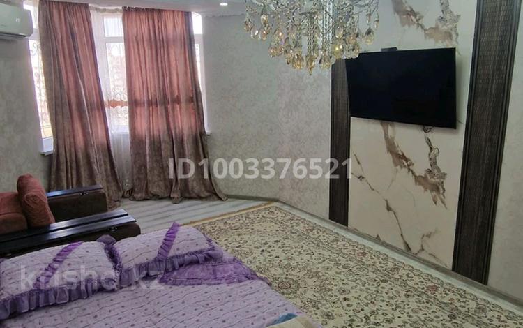 1-бөлмелі пәтер · 55 м² · 7/9 қабат, мкр Нуркент 63 — Рыскулова, бағасы: 13 000 ₸ в Алматы, Алатауский р-н — фото 2
