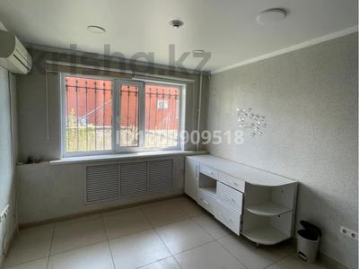 Кабинеты и рабочие места, студии · 16 м² за 110 000 〒 в Караганде, Казыбек би р-н