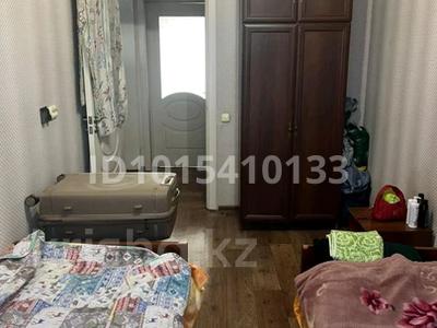3 комнаты · 56 м² · 4/5 этаж, Майкудук, Майкудук, 15й микрорайон 27 за 30 000 ₸ в Караганде, Алихана Бокейханова р-н