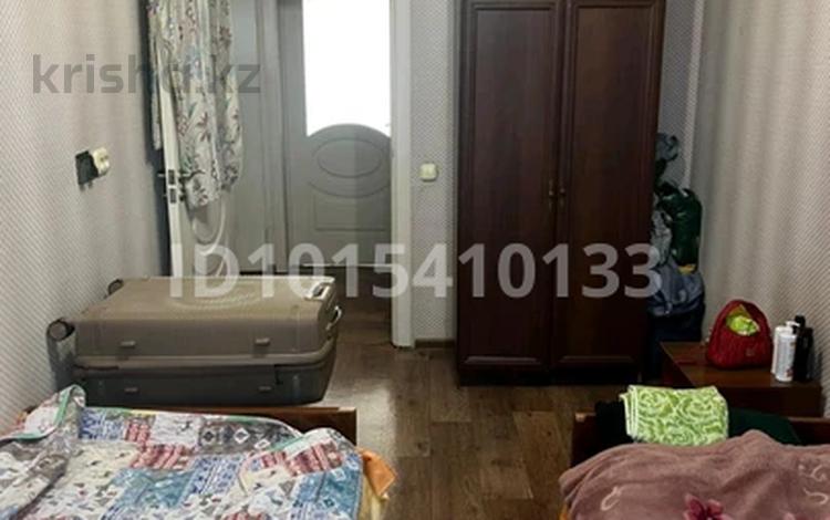 3 комнаты · 56 м² · 4/5 этаж, Майкудук, Майкудук, 15й микрорайон 27 за 30 000 ₸ в Караганде, Алихана Бокейханова р-н — фото 2