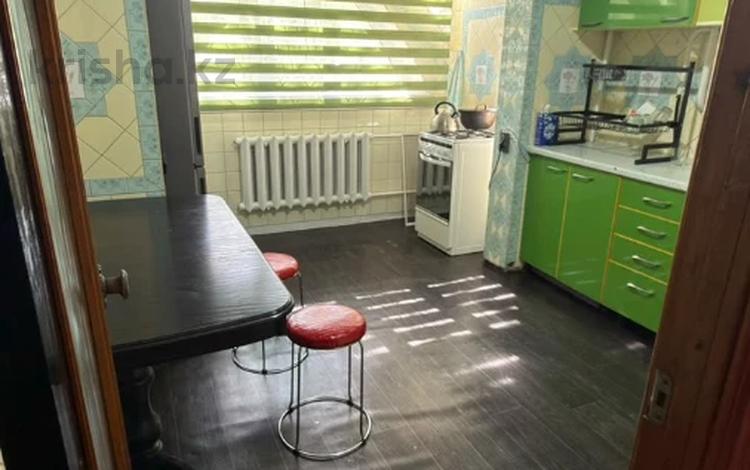 3-комнатная квартира · 70 м² · 1/9 этаж, мкр Аксай-2 14 за 44 млн ₸ в Алматы, Ауэзовский р-н — фото 2