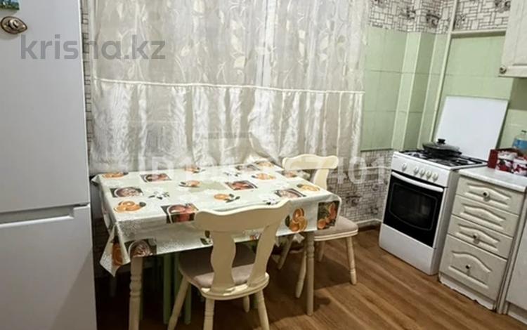 1-комнатная квартира · 38 м² · 1/3 этаж, Райымбек 485 за 200 000 ₸ в Алматы, Алатауский р-н — фото 2