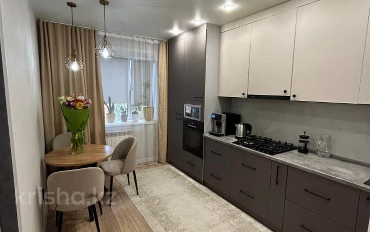 3-бөлмелі пәтер · 82 м² · 5/6 қабат, Садовая 100Д, бағасы: 38 млн ₸ в Костанае — фото 2