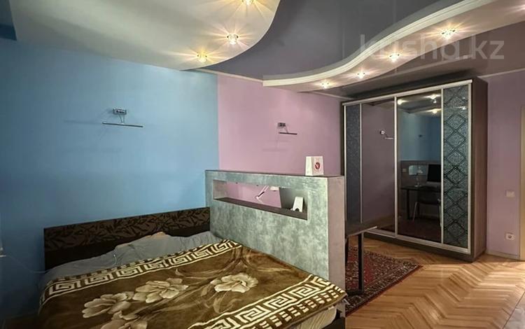 2-комнатная квартира · 75 м² · 3/5 этаж, Кабанбай батыра — ‼️Медеуский район ‼️ Кабанбай батыра между Зенкова и Калдаякова ‼️СРОЧНАЯ ПРОДАЖА КВАРТИРЫ‼️ за 75 млн ₸ в Алматы, Медеуский р-н — фото 2