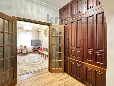 3-бөлмелі пәтер · 105 м² · 2 қабат, Ақсай-4 ш/а. 14, бағасы: 69 млн ₸ в Алматы, Ауэзовский р-н