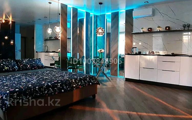 1-бөлмелі пәтер · 30 м² · 1/5 қабат, Крылова 49, бағасы: 4 500 ₸ в Усть-Каменогорске — фото 2