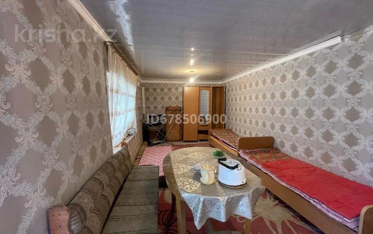 Отдельный дом · 1 комната · 40 м², Шасаидова 53 — Фурмунова за 50 000 〒 в Таразе — фото 2