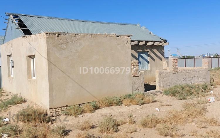 Отдельный дом · 3 комнаты · 100 м² · , Тюра-там, Акай Бәйтерек — Спорт школ,баня,жаңа мектеп касы за 1.8 млн ₸ в Байконуре — фото 2
