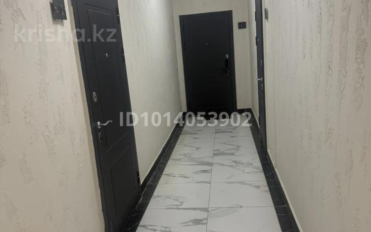 2-комнатная квартира · 48 м² · 2/8 этаж, мкр Юго-Восток, Проспект Республики за 26 млн ₸ в Караганде, Казыбек би р-н — фото 2