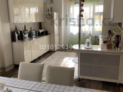 2-бөлмелі пәтер · 85 м² · 2/5 қабат, мкр Туран 979/17, бағасы: 200 000 ₸ в Шымкенте, Каратауский р-н