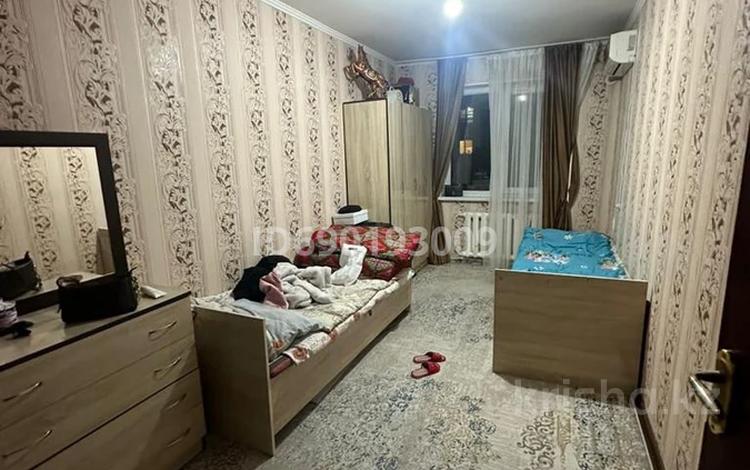 3-комнатная квартира, 56 м², 3/5 этаж, Алии Молдагуловой 6 за 22 млн 〒 в Шымкенте, Аль-Фарабийский р-н — фото 2