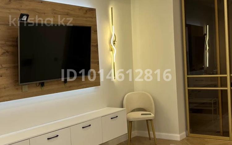 2-комнатная квартира · 70 м² · 9/9 этаж, мкр Шымсити 25А за 240 000 ₸ в Шымкенте, Абайский р-н — фото 2