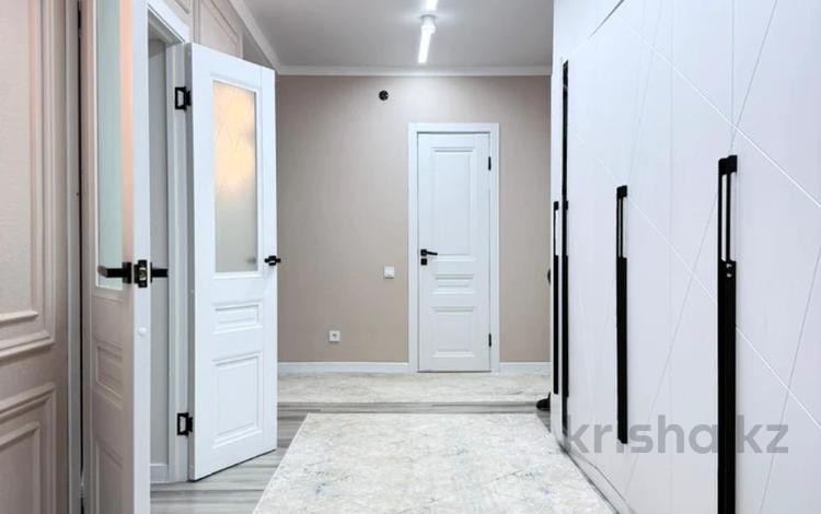 3-комнатная квартира · 110 м² · 5/9 этаж, мкр. Алтын орда за 41 млн ₸ в Актобе — фото 10