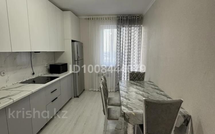 2-комнатная квартира · 62 м² · 13/13 этаж, мкр Туран 3402/4 за 170 000 ₸ в Шымкенте, Каратауский р-н — фото 2