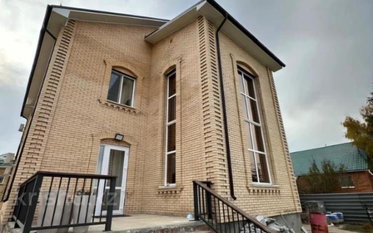 Отдельный дом · 6 комнат · 347.5 м² · 14 сот., Тепличная 26 за 140 млн 〒 в Костанае — фото 2